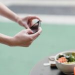 Comment les médias sociaux influencent nos tendances alimentaires