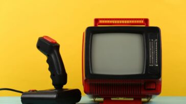 Atari rachète l'américain Nightdive, spécialiste du Rétrogaming - canva