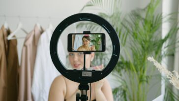 Influenceurs comment les médias sociaux ont créé une nouvelle génération de célébrités