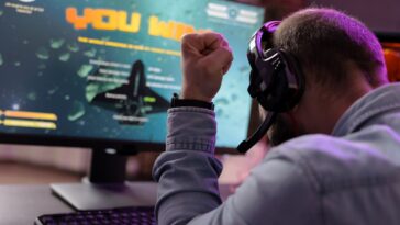 réseaux sociaux influent sur le développement de jeux