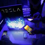 smartphone Tesla